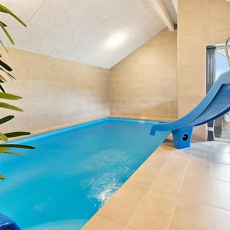 Luxury Retreat In Romo - By Traum 度假居 *